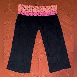 SO Cropped Leggings with Pink and Coral Lace Waistband